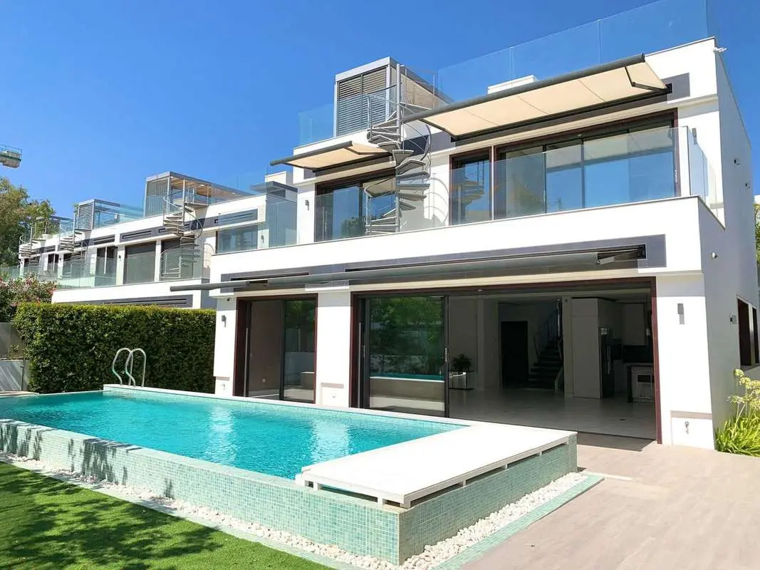 villa golden mile